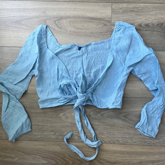 Cute blue tie-up crop top - Picture 1 of 1